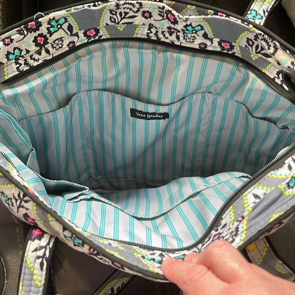 Vera Bradley small vera tote style floral handbag - Picture 6 of 9